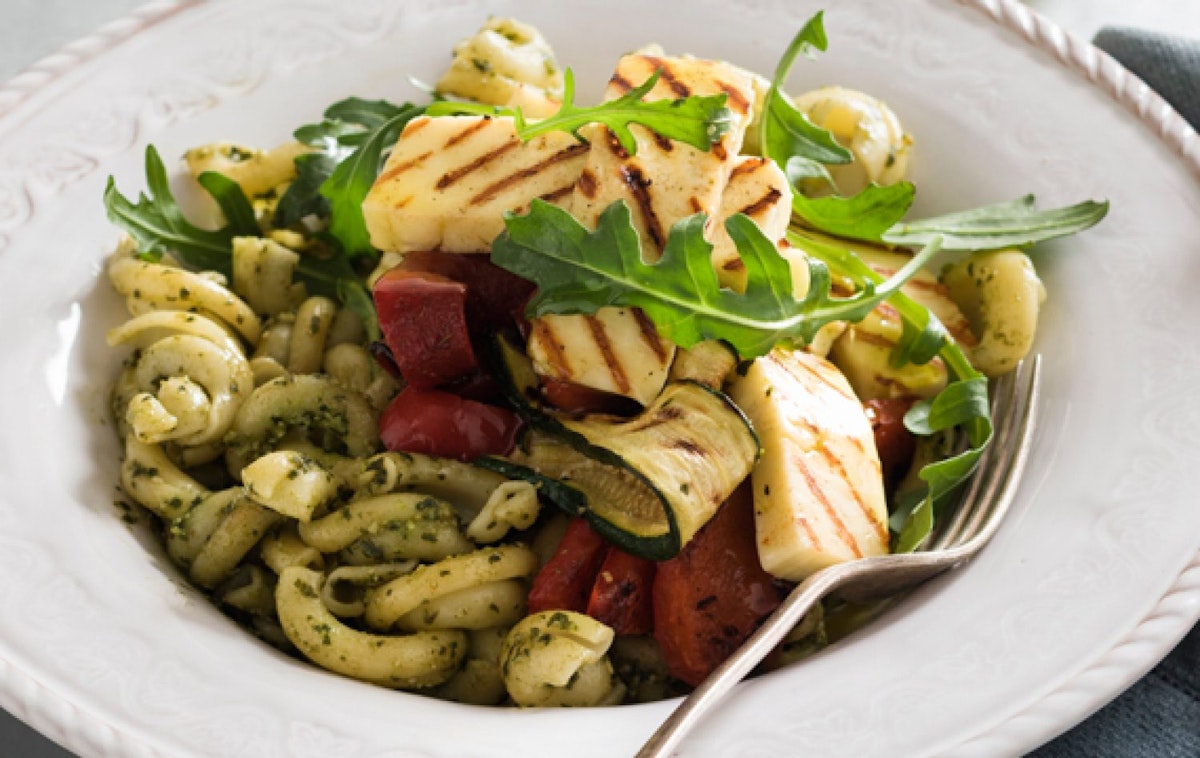 » Pesto pasta with chargrilled zucchini, capsicum and haloumi