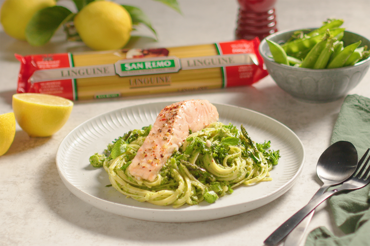 » Green Pea Pesto and Salmon Linguine